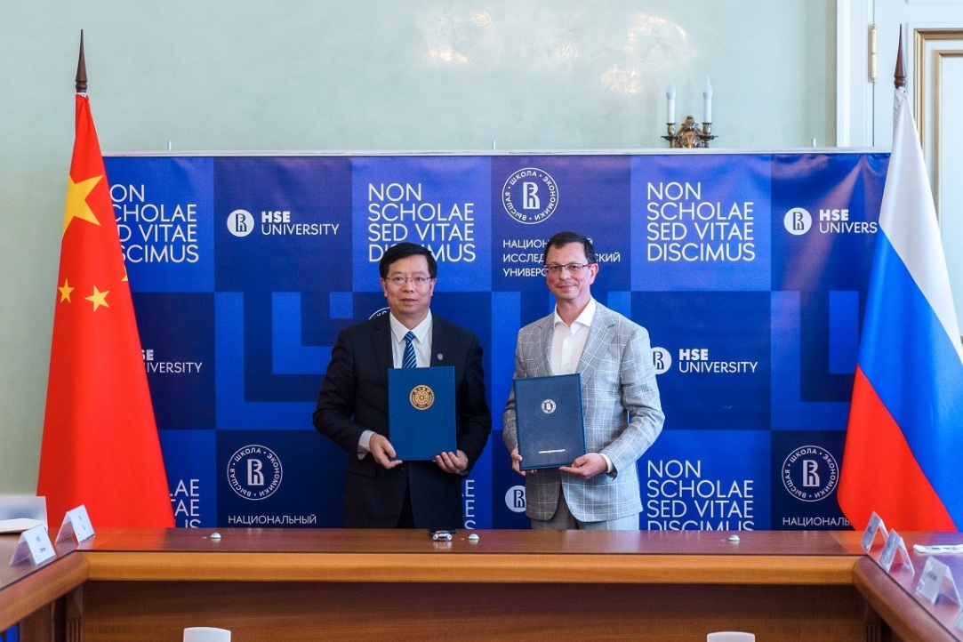 Qui Yong, Nikita Anisimov